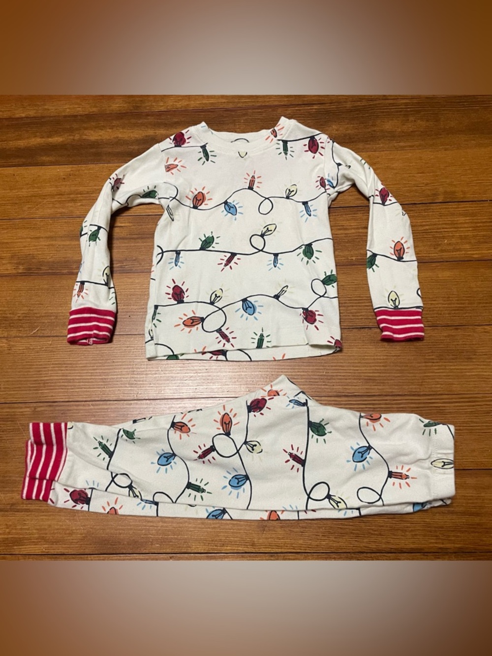Hatley White Pajama Set with Multicolor Holiday Lights & Striped Cuffs Size 2
